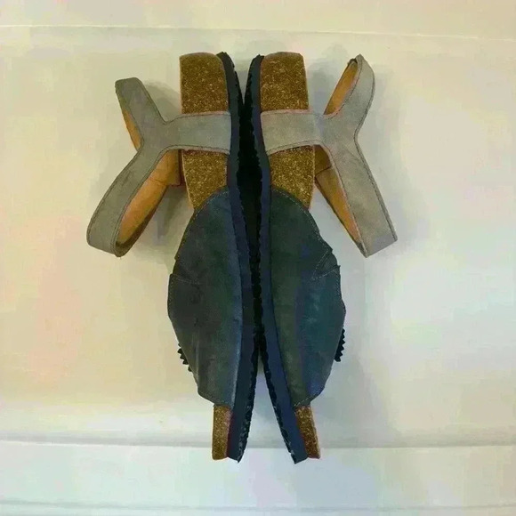 Think! Floral Navy & Grey Footbed Sandals Size 10 - Picture 5 of 8